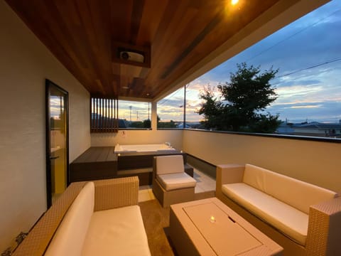 Hot Tub, Balcony/Terrace