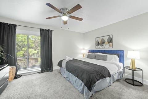 Spacious and Stylish Apartment right by AT&T Stadium! Apartment in Arlington