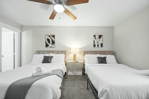 Spacious and Stylish Apartment right by AT&T Stadium! Apartment in Arlington