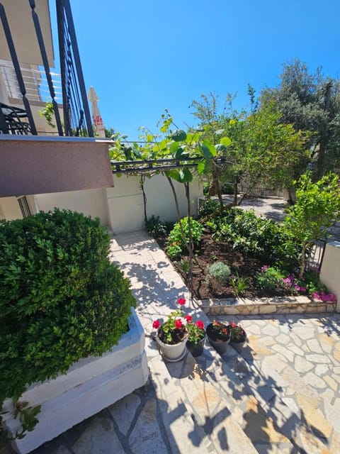 Vila Lučica apartman pogled na more Apartment in Budva Municipality