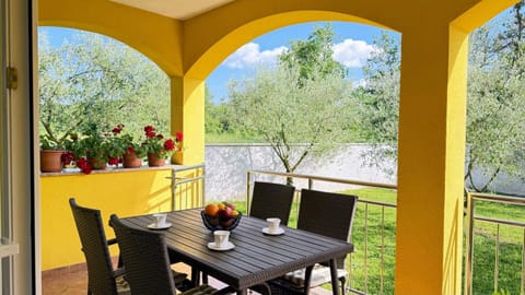 Natural landscape, Balcony/Terrace, Garden view