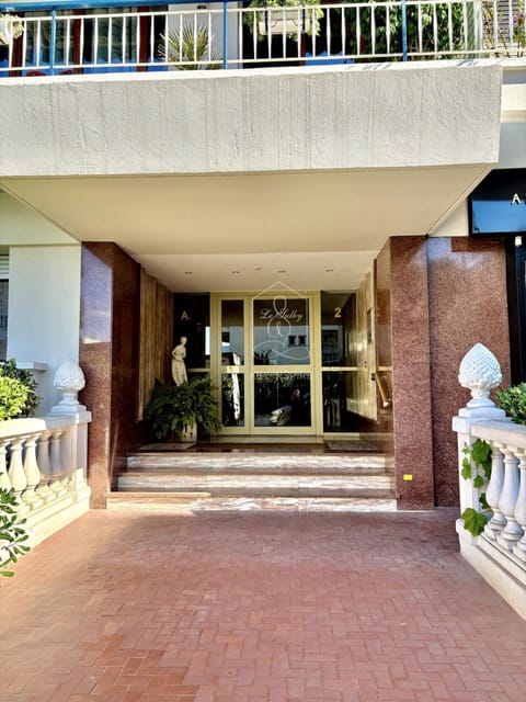 Le Sulky, proche de la mer, balcon, parking Apartment in Cagnes-sur-Mer