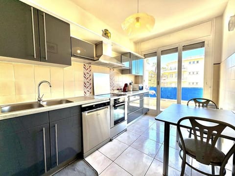 Le Sulky, proche de la mer, balcon, parking Apartment in Cagnes-sur-Mer