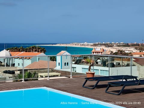 Day, Natural landscape, View (from property/room), Pool view, Sea view, Swimming pool, sunbed