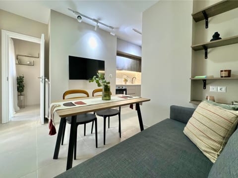 TV and multimedia, Seating area, Dining area
