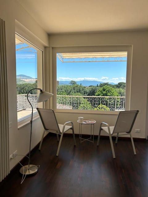Natural landscape, View (from property/room), Balcony/Terrace, Living room, Mountain view