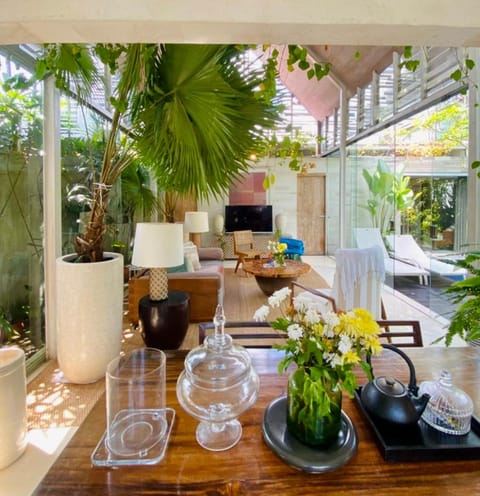 Day, Garden, View (from property/room), Living room, Seating area, Garden view
