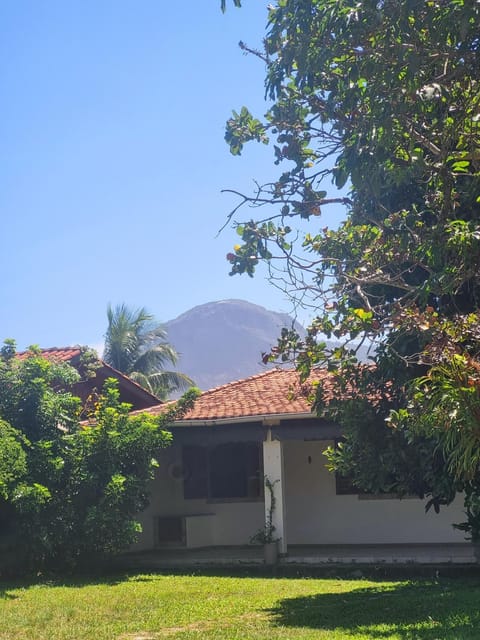 Casa encantadora 900m da PRAIA de Itaipuaçu House in Niterói
