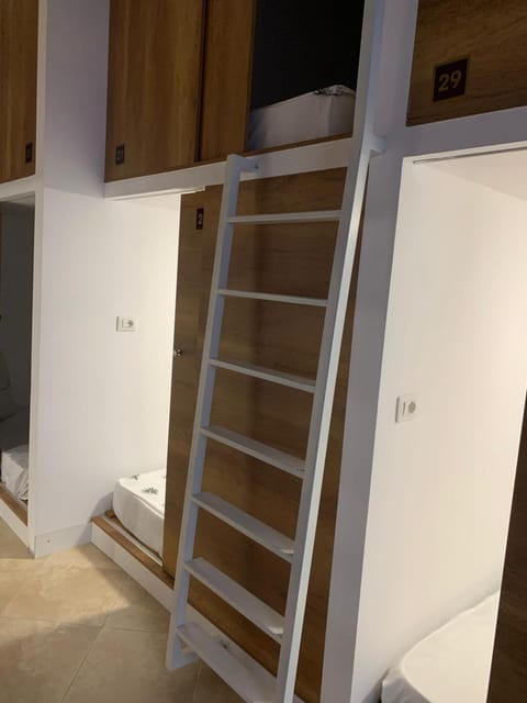 Hotel Kapsul Vlore Capsule hotel in Vlorë