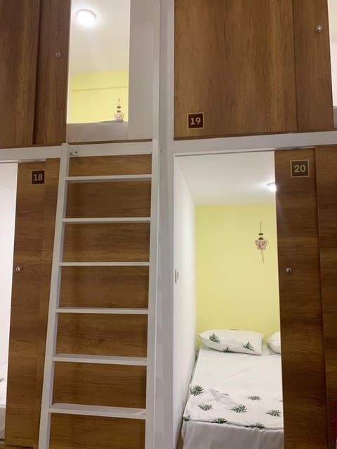 Hotel Kapsul Vlore Capsule hotel in Vlorë