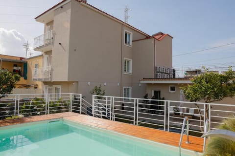 Property building, Garden, Swimming pool