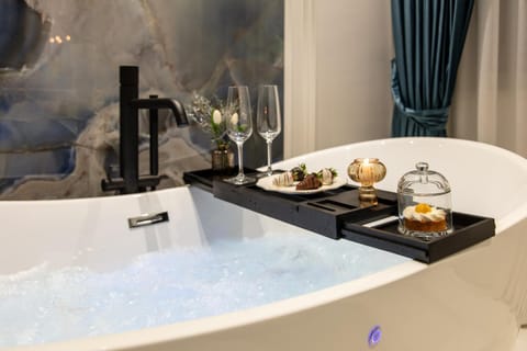 Hot Tub, Food, Bath