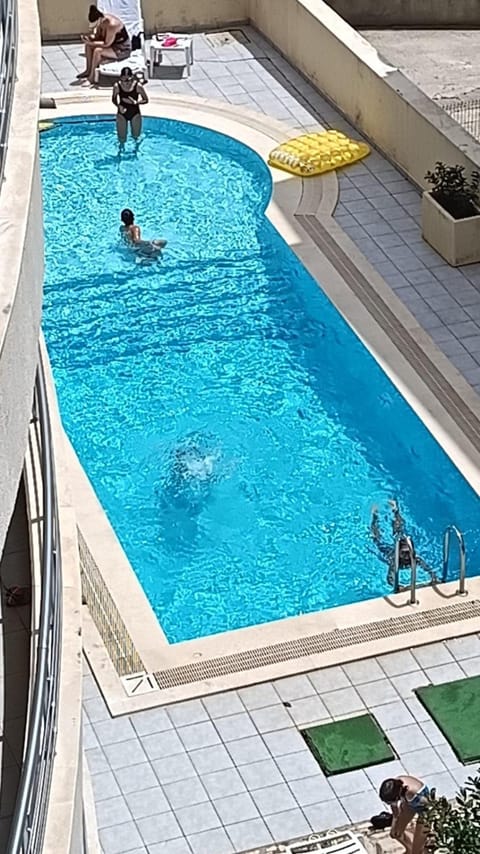 Day, People, Pool view, Swimming pool, sunbed