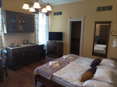 TV and multimedia, Kitchen or kitchenette, Photo of the whole room