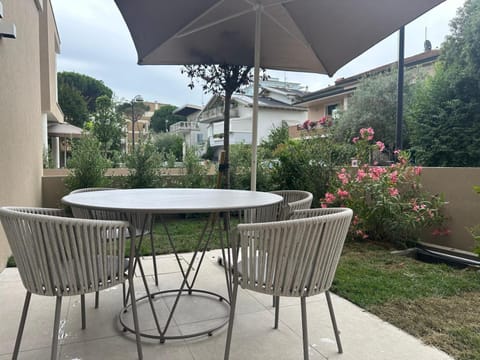 Garden, Balcony/Terrace