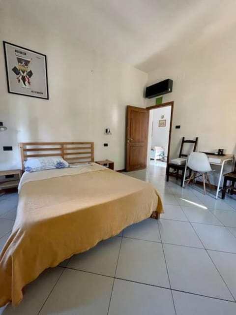 Bedroom, air conditioner