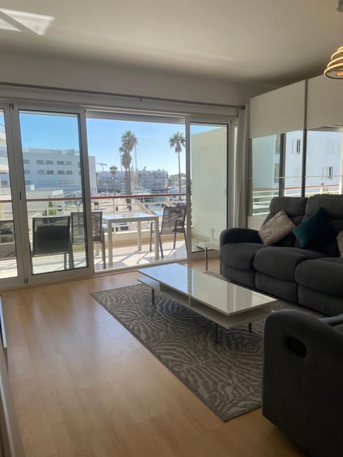 Natural landscape, Summer, View (from property/room), Balcony/Terrace, Living room, Seating area, Sea view