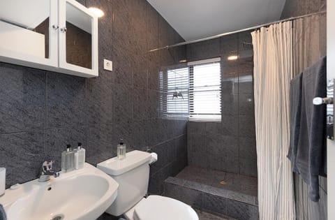 Camps Bay private room and bathroom Vacation rental in Camps Bay