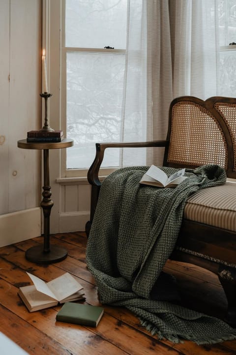 Book Village Inn - Entire Hotel House in Hobart