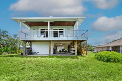 Sunset Sights Waterfront BBQ Fire Pit Dolphins House in Crescent Beach