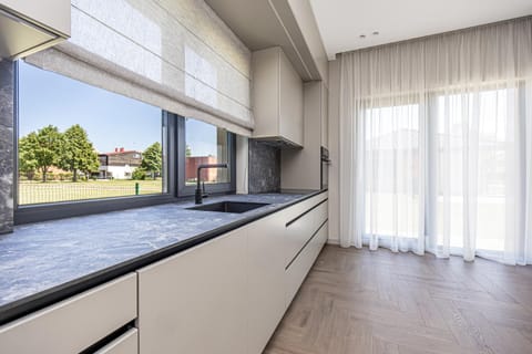 Kitchen or kitchenette, oven