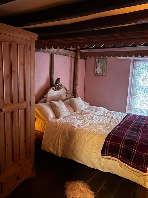 The Little Laura Ashley House House in Wales