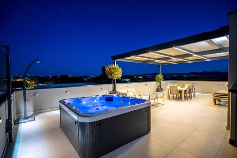 Night, Hot Tub, Pool view