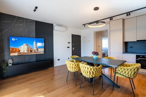 TV and multimedia, Living room, Dining area