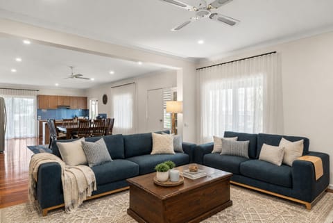 Living room, Seating area