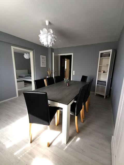 Seating area, Dining area