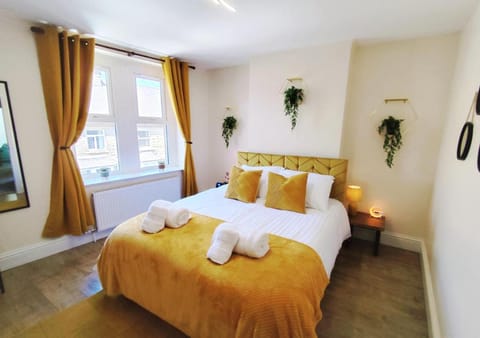 Winter, Summer, Bedroom, towels