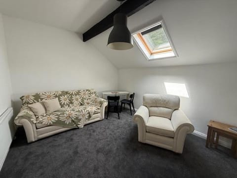 Room above the Inn Apartment in Bristol