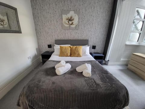 2 bed flat sleeps 4 Swansea centre Apartment in Swansea