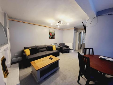 2 bed flat sleeps 4 Swansea centre Apartment in Swansea