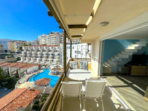 Patio, Day, View (from property/room), Balcony/Terrace, Seating area, Evening entertainment, City view, Pool view, Swimming pool