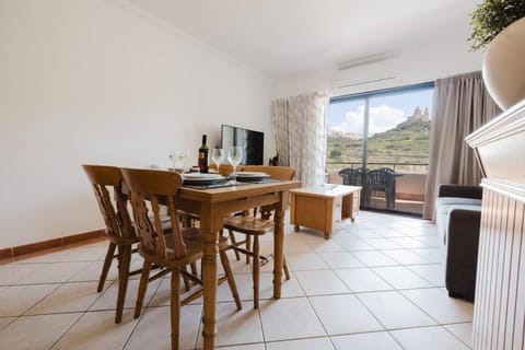 Ghadira Bay 3BED right next to beach! by Homely Apartment in Malta