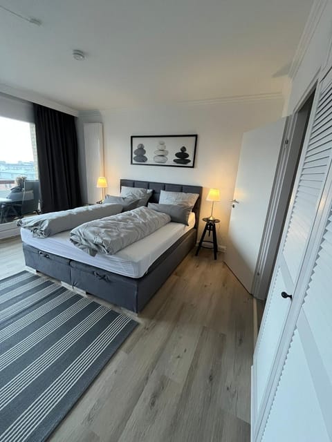 Fewo Schröder - Pier 5 - Strandkorb am Meer - seitlicher Meerblick - inklusiv Bettwäsche und Handtücher Apartment in Büsum