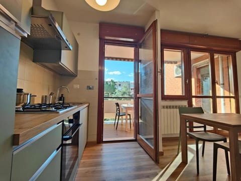 Kitchen or kitchenette, Dining area, stove