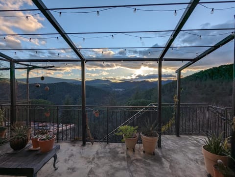 Patio, Day, Natural landscape, View (from property/room), Balcony/Terrace, Mountain view