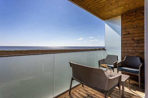 Patio, View (from property/room), Balcony/Terrace, Seating area, Sea view