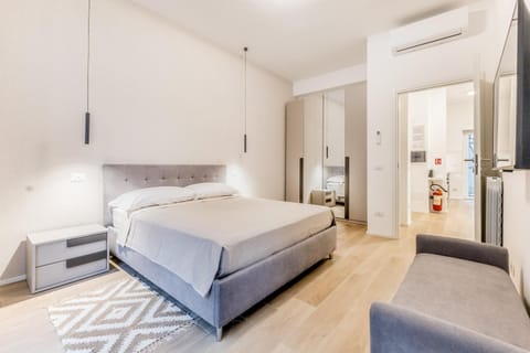Bed, Photo of the whole room, Bedroom, wardrobe, air conditioner