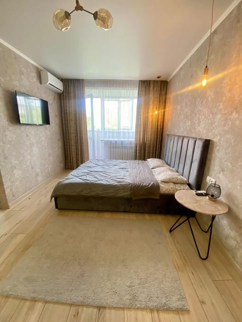 Bed, TV and multimedia, Bedroom, air conditioner