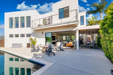 Patio, Balcony/Terrace, Swimming pool