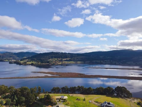 Huon Heights Hideaway at Cygnet Coast House in Tasmania