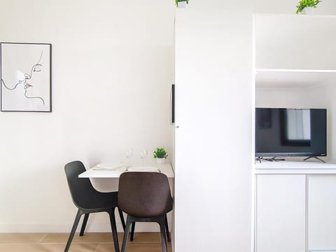 TV and multimedia, Kitchen or kitchenette, Dining area