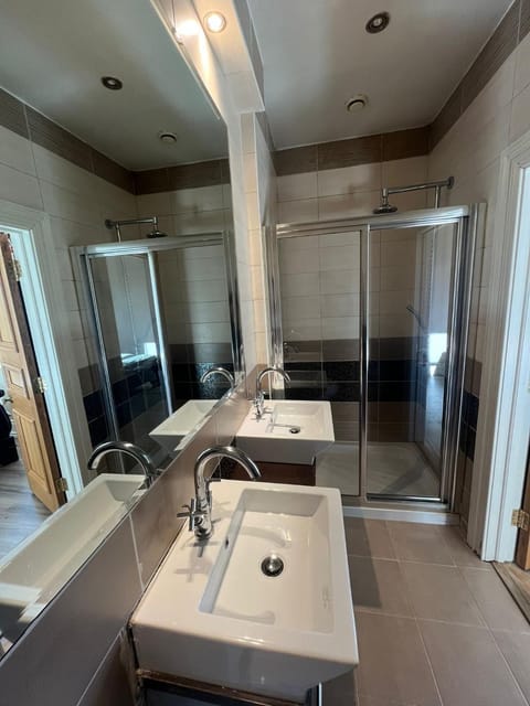 Esker Lodge House in Ireland