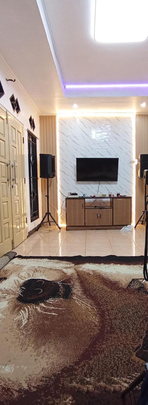 Communal lounge/ TV room, TV and multimedia, Living room