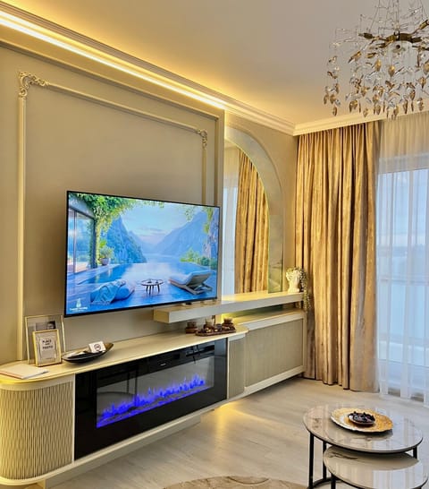 Communal lounge/ TV room, TV and multimedia, Evening entertainment