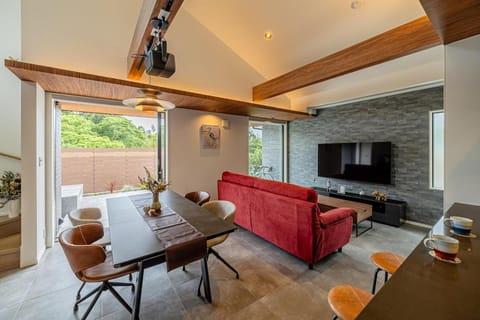 Communal lounge/ TV room, TV and multimedia, Living room, Seating area, Dining area