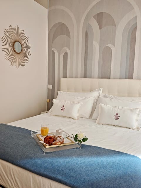 Bed, Food and drinks, Food